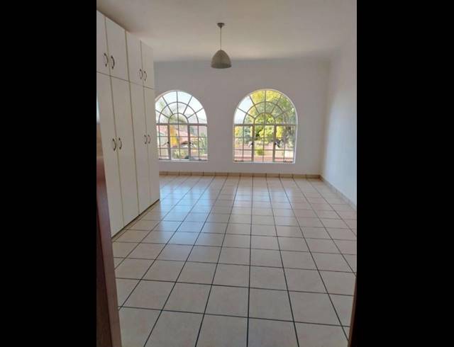 2 BEDROOM PROPERTY TO RENT IN KENSINGTON